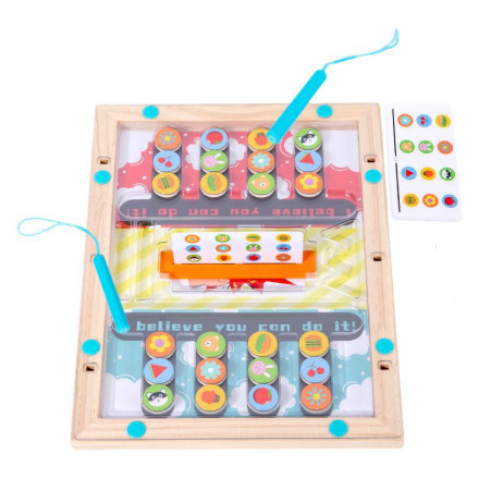 Настольная магнитная игра для двоих игроков.